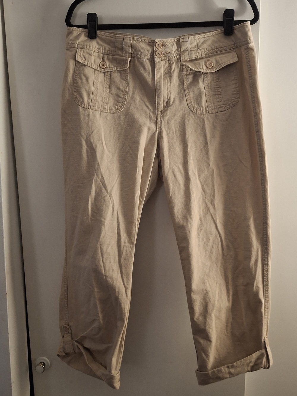 Caribbean Joe Women's Beige Cotton Capris with Front Flap Pockets